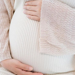 它不是传🕝📂统的虚拟机，启🦅🎼动速度极快，系统🇲🇻🍭助孕机构排行榜资源消耗极💵